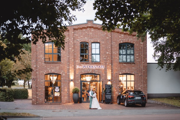 Hochzeitslocation Werkstatt Mettingen Außenansicht Hochzeit Abendstimmung